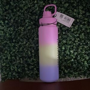 Lululemon water bottle